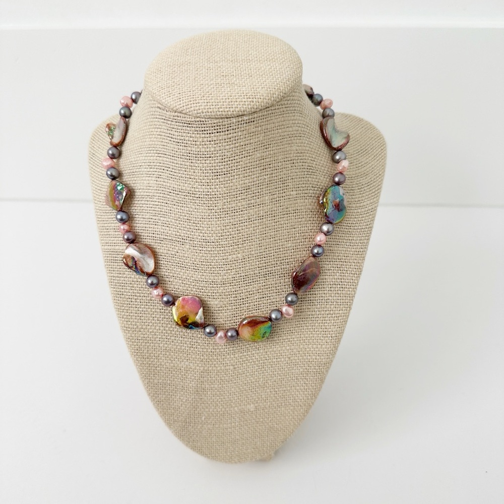 NWT Genuine Mother Of Pearl, & Pearls Necklace Pink Gray Beaded